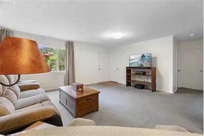 8325 NE Going Pl, Portland, OR 97220 - Photo 7