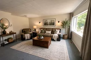 8325 NE Going Pl, Portland, OR 97220 - Photo 3