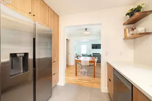 1317 NE 109th Ave, Portland, OR 97220 - Photo 7