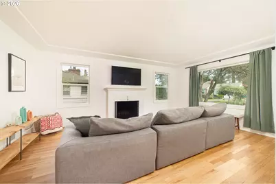 1317 NE 109th Ave, Portland, OR 97220 - Photo 3