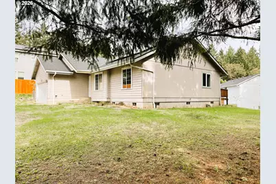 720 SW Pioneer Ct, Willamina, OR 97396 - Photo 3