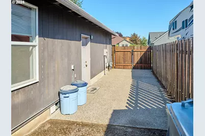 331 SE 9th Ave, Canby, OR 97013 - Photo 31