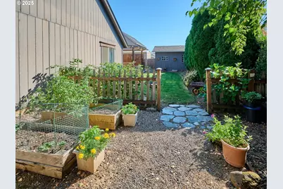 331 SE 9th Ave, Canby, OR 97013 - Photo 33