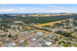 105 S 8th St, Lakeside, OR 97449 - Photo 17