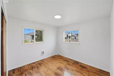 105 S 8th St, Lakeside, OR 97449 - Photo 9