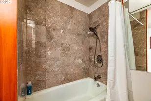 1172 SE Hawthorne Dr, Roseburg, OR 97470 - Photo 21