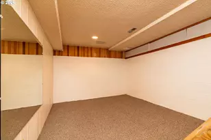 1172 SE Hawthorne Dr, Roseburg, OR 97470 - Photo 31