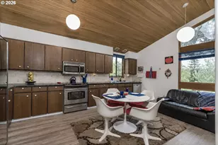 1172 SE Hawthorne Dr, Roseburg, OR 97470 - Photo 13
