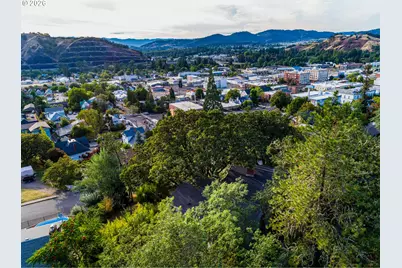 1172 SE Hawthorne Dr, Roseburg, OR 97470 - Photo 47