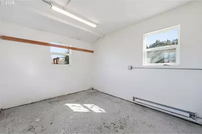 912 Ash St, Brownsville, OR 97327 - Photo 31