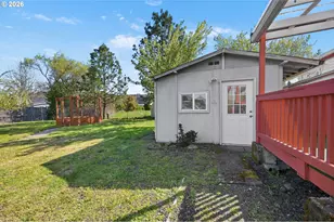 912 Ash St, Brownsville, OR 97327 - Photo 29