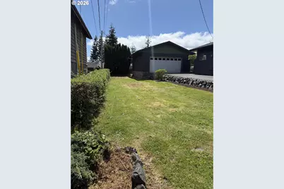 853 W 15th St, Coquille, OR 97423 - Photo 37