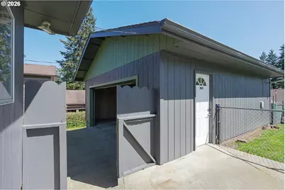 853 W 15th St, Coquille, OR 97423 - Photo 31