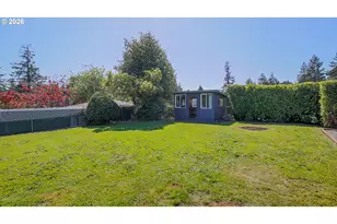 853 W 15th St, Coquille, OR 97423 - Photo 29