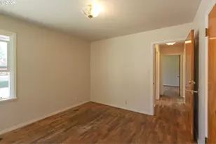853 W 15th St, Coquille, OR 97423 - Photo 19