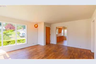 853 W 15th St, Coquille, OR 97423 - Photo 7