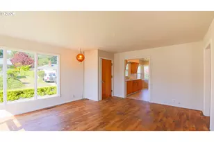 853 W 15th St, Coquille, OR 97423 - Photo 7