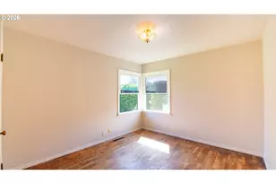 853 W 15th St, Coquille, OR 97423 - Photo 19