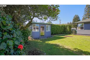 853 W 15th St, Coquille, OR 97423 - Photo 33