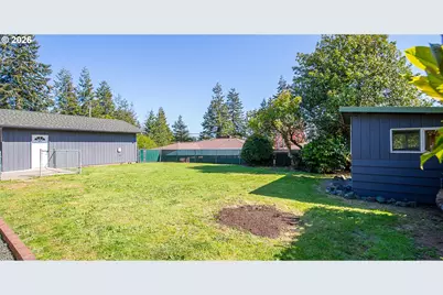 853 W 15th St, Coquille, OR 97423 - Photo 29
