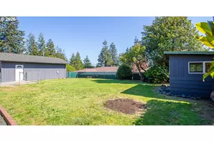 853 W 15th St, Coquille, OR 97423 - Photo 29