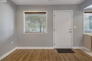 6811 SE 87th Ave, Portland, OR 97266 - Photo 9