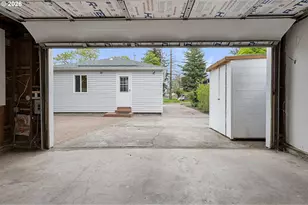 6811 SE 87th Ave, Portland, OR 97266 - Photo 35