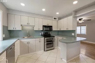 6811 SE 87th Ave, Portland, OR 97266 - Photo 19