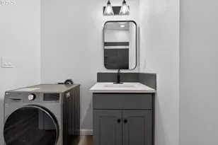 708 N Killingsworth St, Portland, OR 97217 - Photo 9