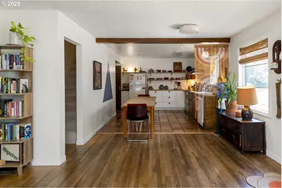 13704 SE Salmon St, Portland, OR 97233 - Photo 11