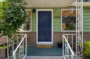 13704 SE Salmon St, Portland, OR 97233 - Photo 3