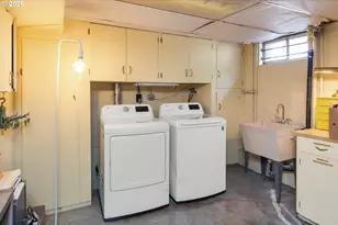 13704 SE Salmon St, Portland, OR 97233 - Photo 39