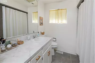 13704 SE Salmon St, Portland, OR 97233 - Photo 33