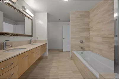 1221 SW 10th Ave #1201, Portland, OR 97205 - Photo 23