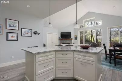 6315 SW Arbor Dr, South Beach, OR 97366 - Photo 9