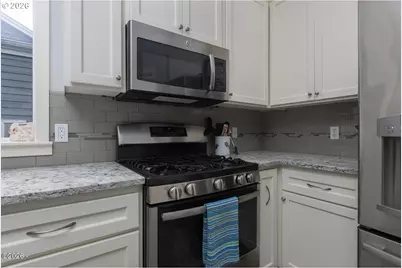 6315 SW Arbor Dr, South Beach, OR 97366 - Photo 13