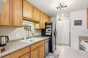 2635 E Wilshire Dr, Eugene, OR 97405 - Photo 17