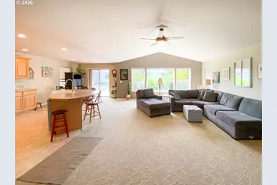 147 Palomino Ave, Roseburg, OR 97471 - Photo 5