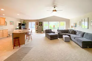 147 Palomino Ave, Roseburg, OR 97471 - Photo 5