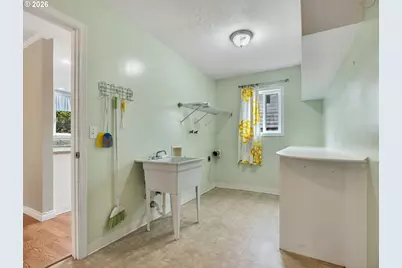 1460 4th St, Astoria, OR 97103 - Photo 23