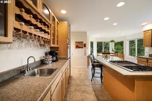 95037 Haynes Way Ln, North Bend, OR 97459 - Photo 11