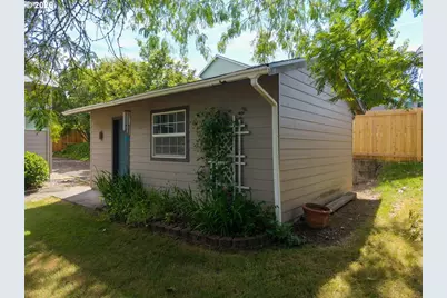 1915 NW Cascade Heights Dr, Albany, OR 97321 - Photo 7