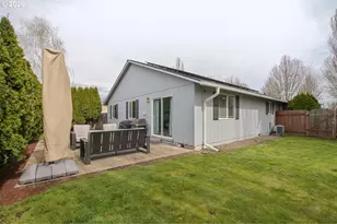 1979 SE 63rd Ave, Hillsboro, OR 97123 - Photo 5