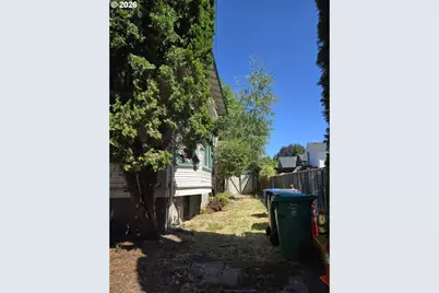 1411 NE Tillamook St, Portland, OR 97212 - Photo 3