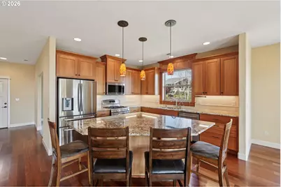 604 NW Mt Bachelor St, McMinnville, OR 97128 - Photo 11