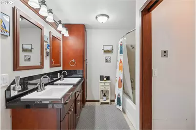 637 SE Linn St #E, Portland, OR 97202 - Photo 23