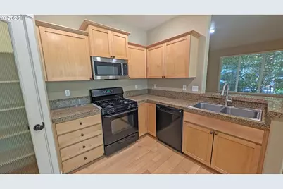 1248 SE Bianca St, Hillsboro, OR 97123 - Photo 9