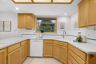 1514 NE Marine Dr, Portland, OR 97211 - Photo 15