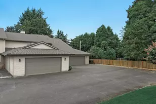 1514 NE Marine Dr, Portland, OR 97211 - Photo 41