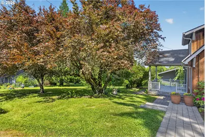 8 SW Alice St, Portland, OR 97219 - Photo 5